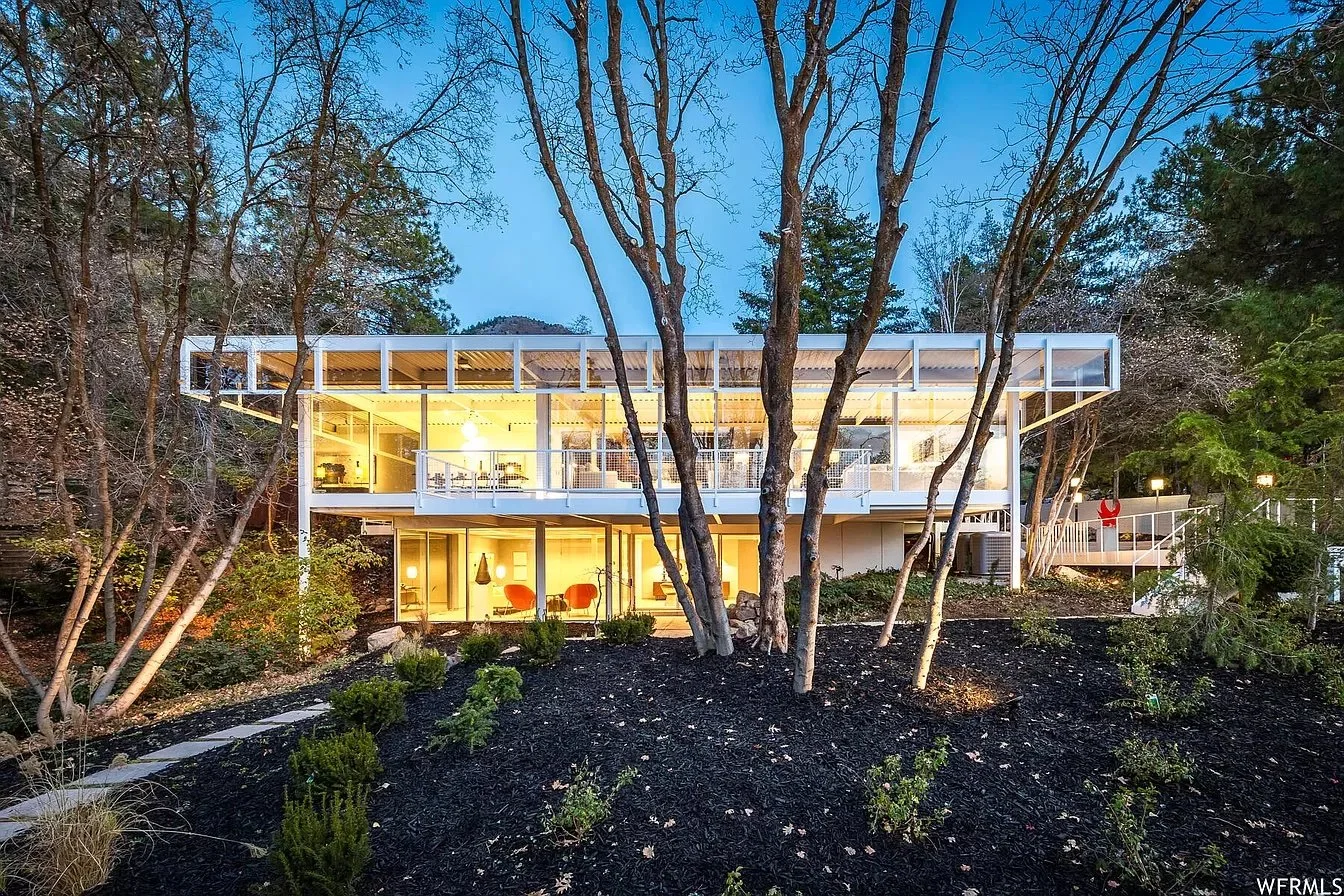 The 1962 Siegel House by John Sugden - $4.2Mil