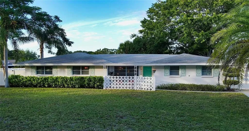 An Atomic Ranch in Sarasota, FL - $799,000
