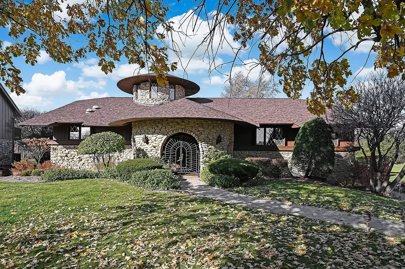 A Unique Home in Darien, IL - $665,000