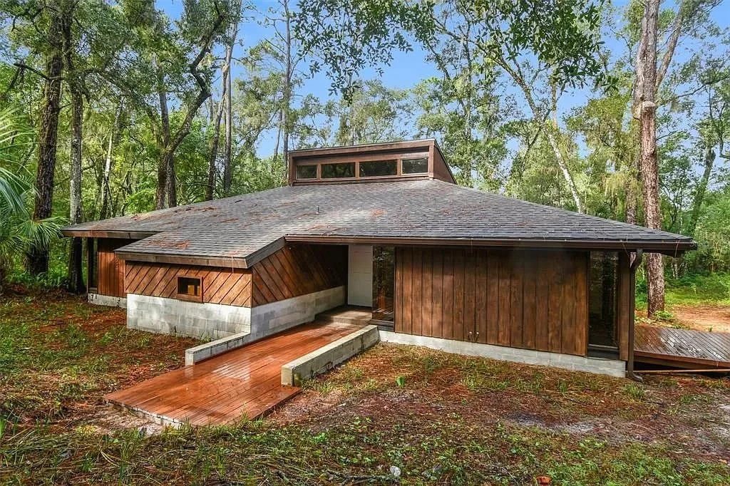 Deland, FL - $350,000