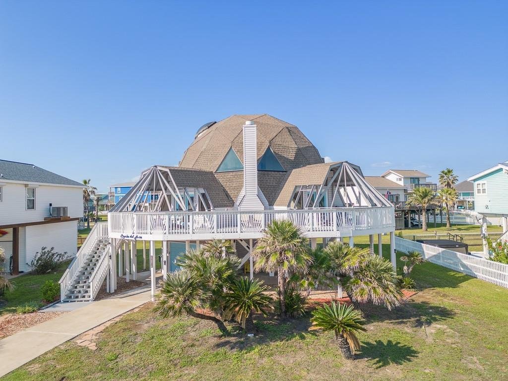 A 1984 Geodesic Dome in Galveston, TX - $690,000