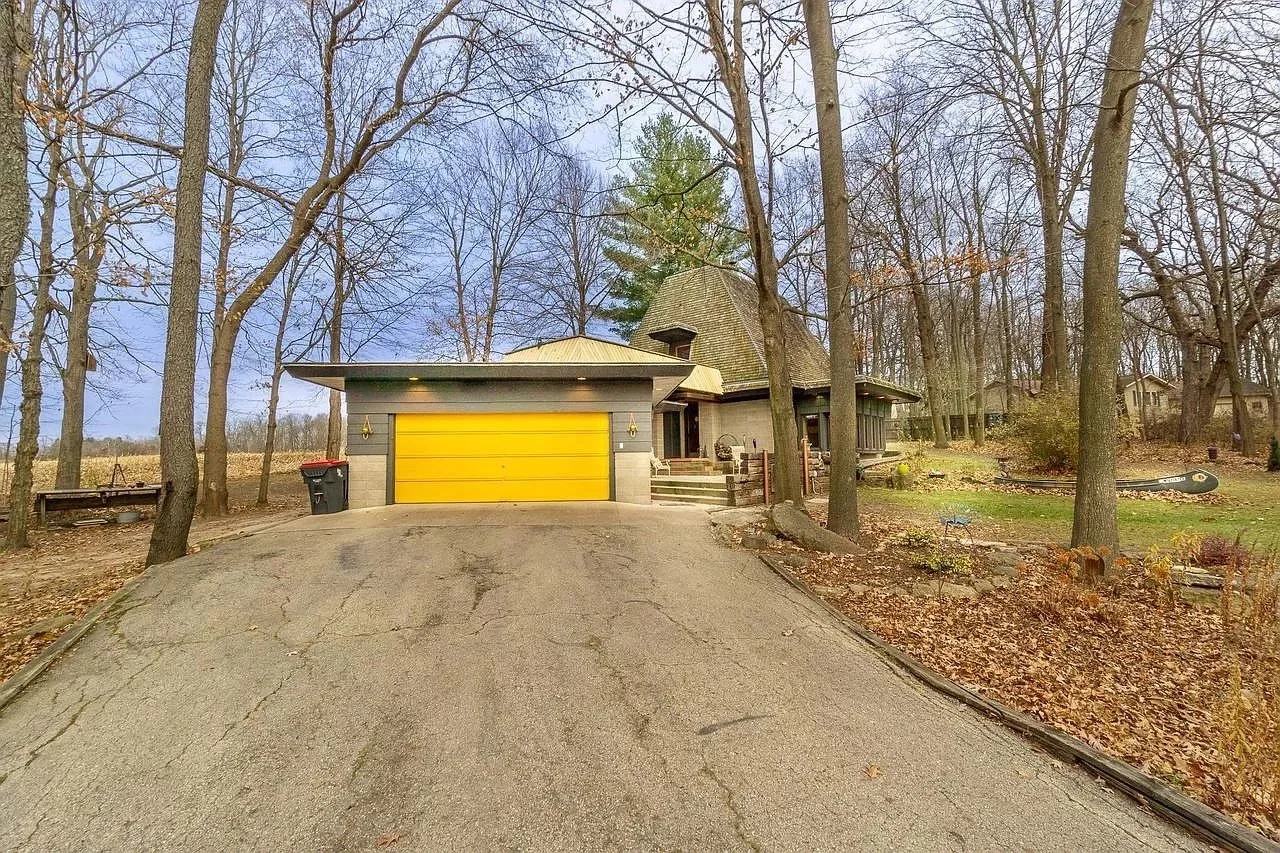 Watertown, WI - $385,000