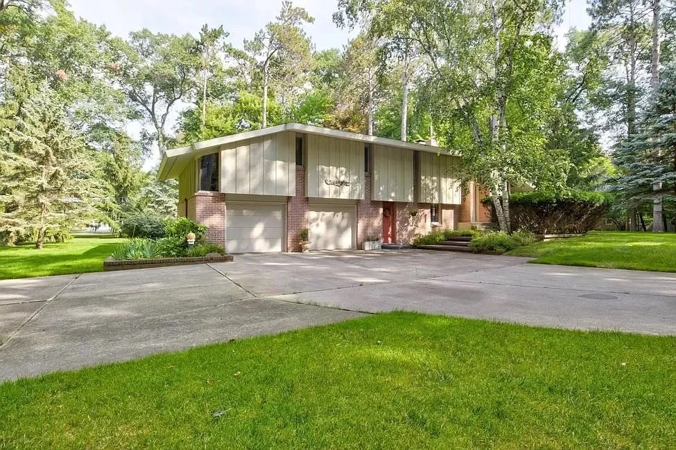 A Mid-Century Home in Marinette, WI - $299,900