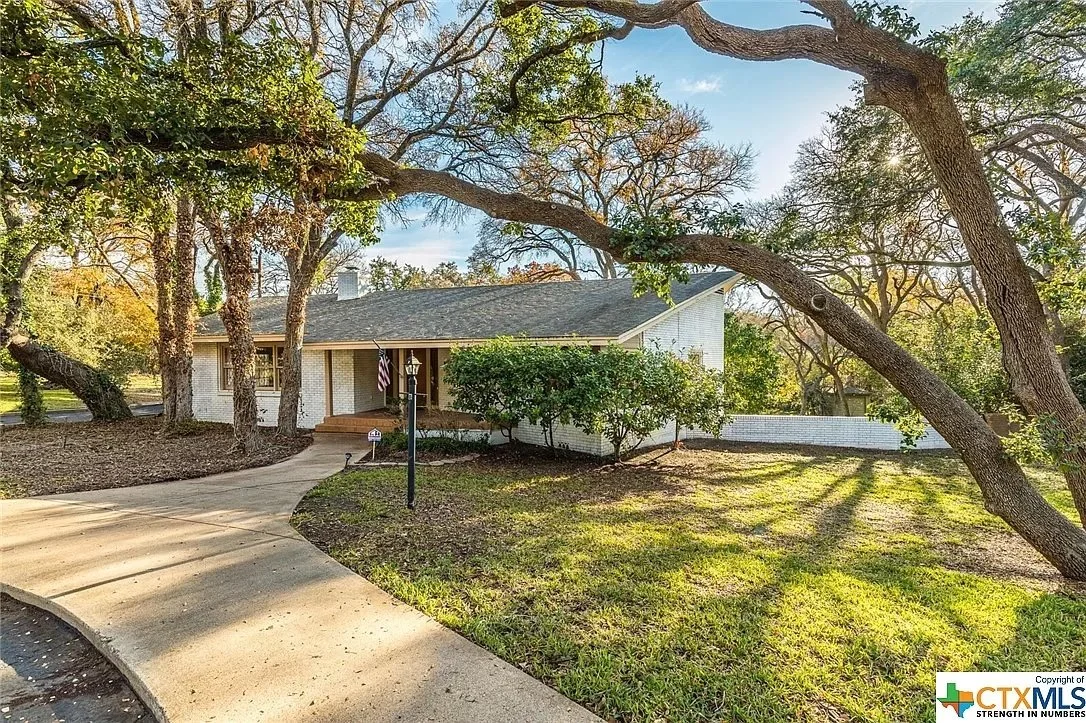 Over an Acre in Temple, TX - $300,000