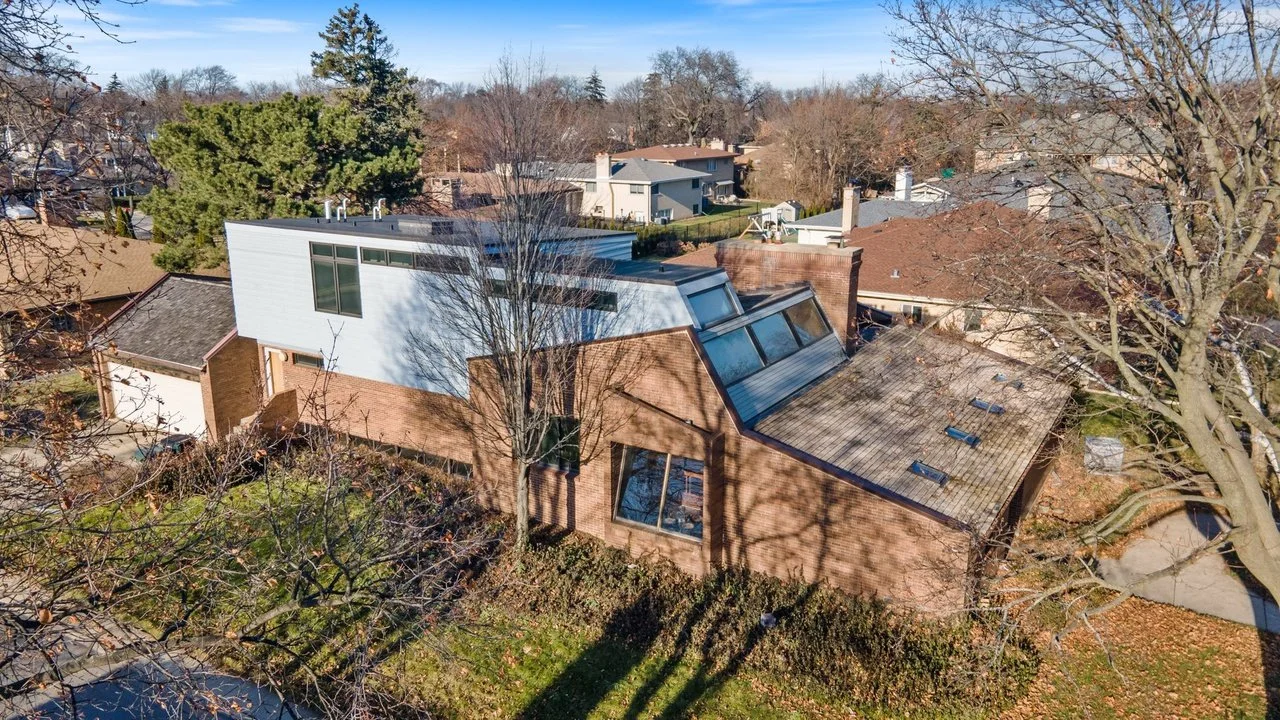 Lincolnwood, IL - $799,900