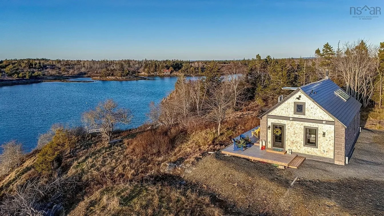 A Former Schoolhouse on 2.4 Acres - C$977,000