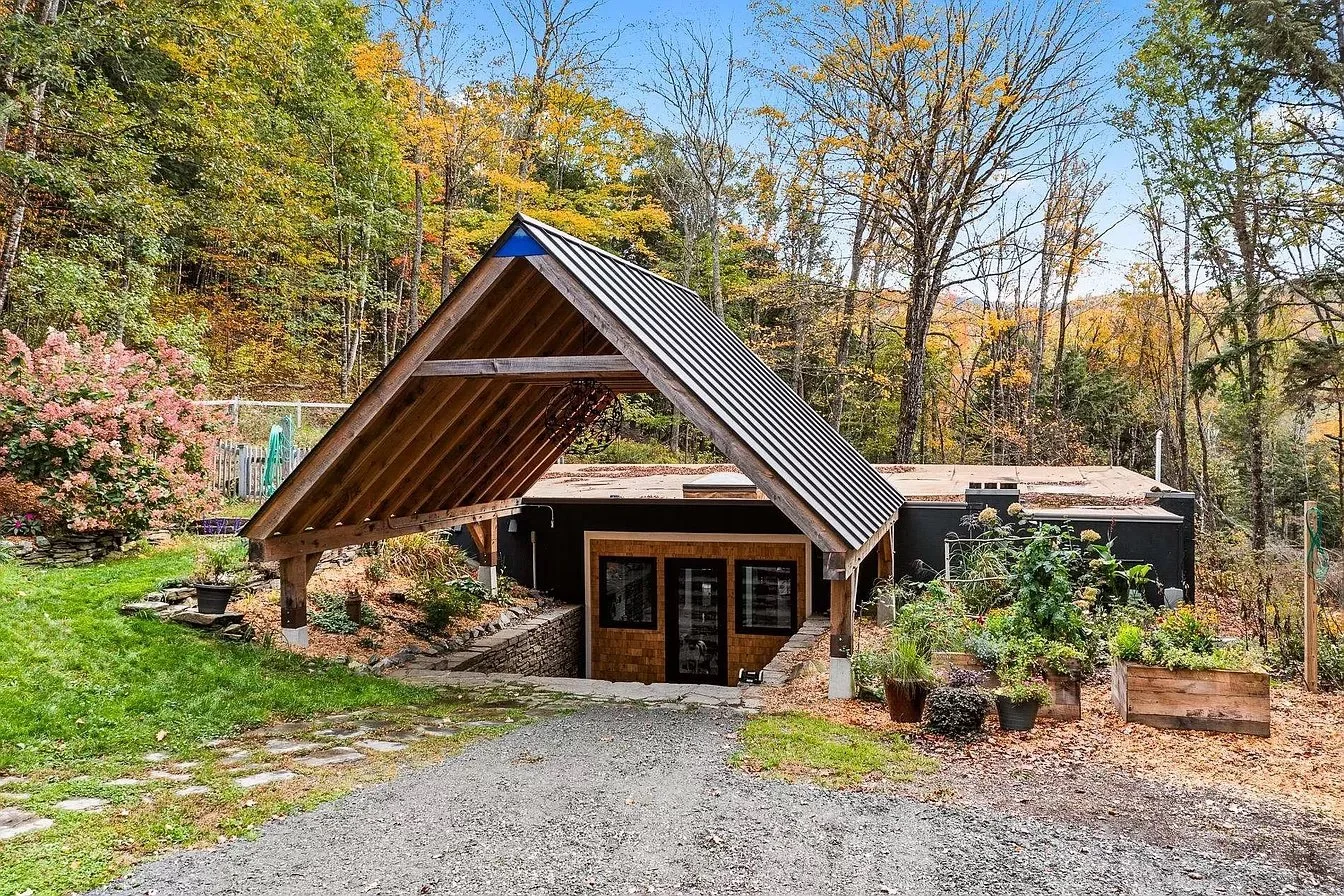 A Don Metz Design in Lyme, NH - $699,000