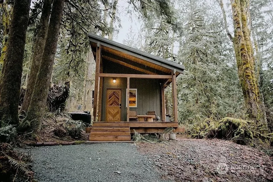 A Tiny Cabin in Gold Bar, WA - $400,000