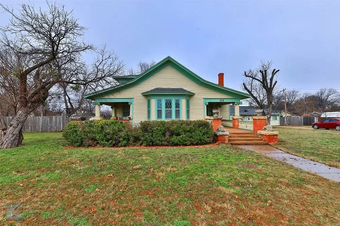 The Eugene L. Finley Home + ADU - $284,900