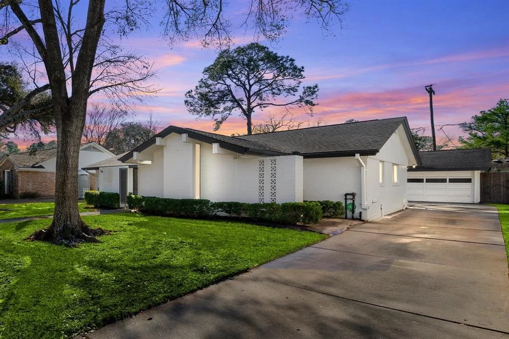 A 1961 MCM in Houston - $535,000