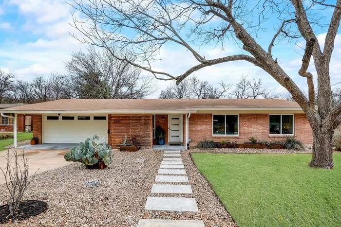 A Midcentury Ranch in Austin - $575,000