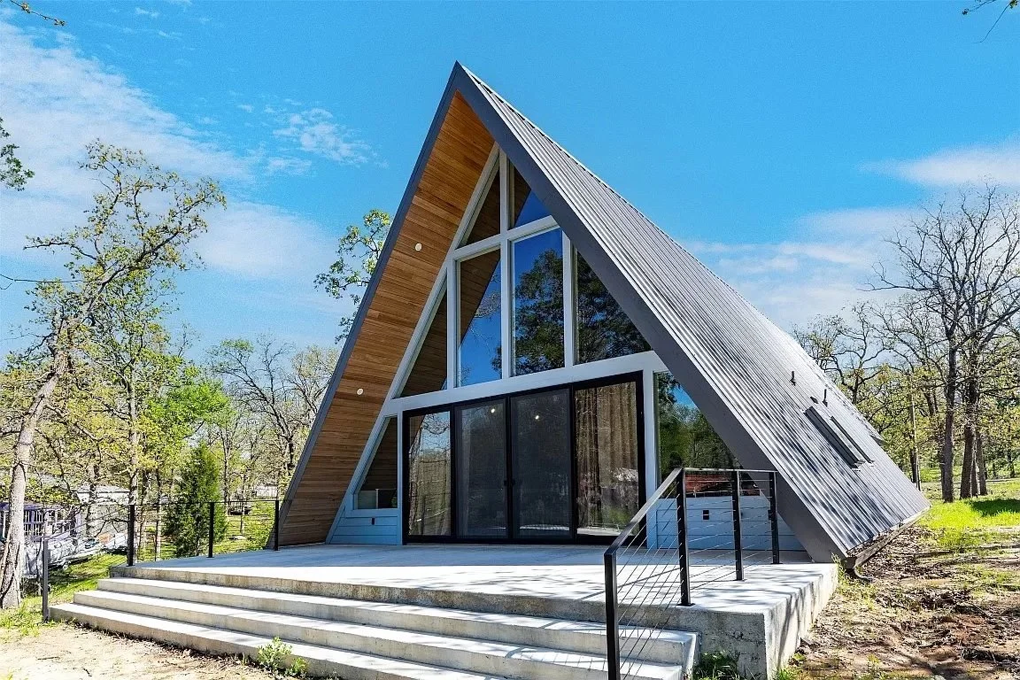An A-Frame in Malakoff, TX - $449,000