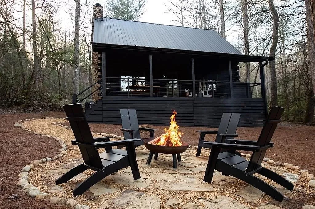 A Log Cabin in Blue Ridge, GA - $599,000