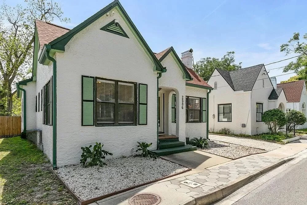 A Cottage in Jacksonville, FL - $379,000