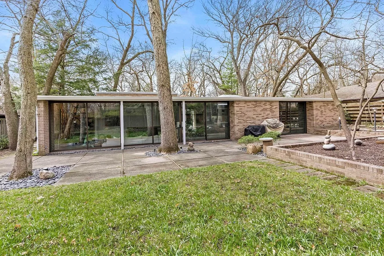 A Robert Douglas Warner Design in Munster, IN - $500,000