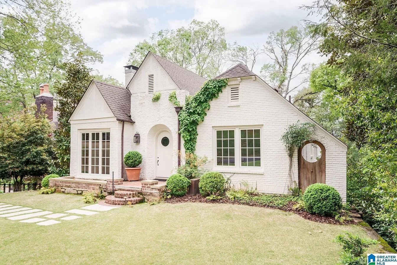 A Charming Home in Birmingham, AL - $699,000