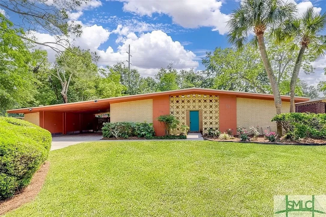 A 1958 Stephen P. Bond Design in Savannah - $620,000