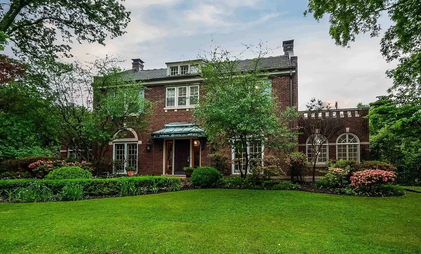 A 1920s Colonial Revival in Memphis - $735,000