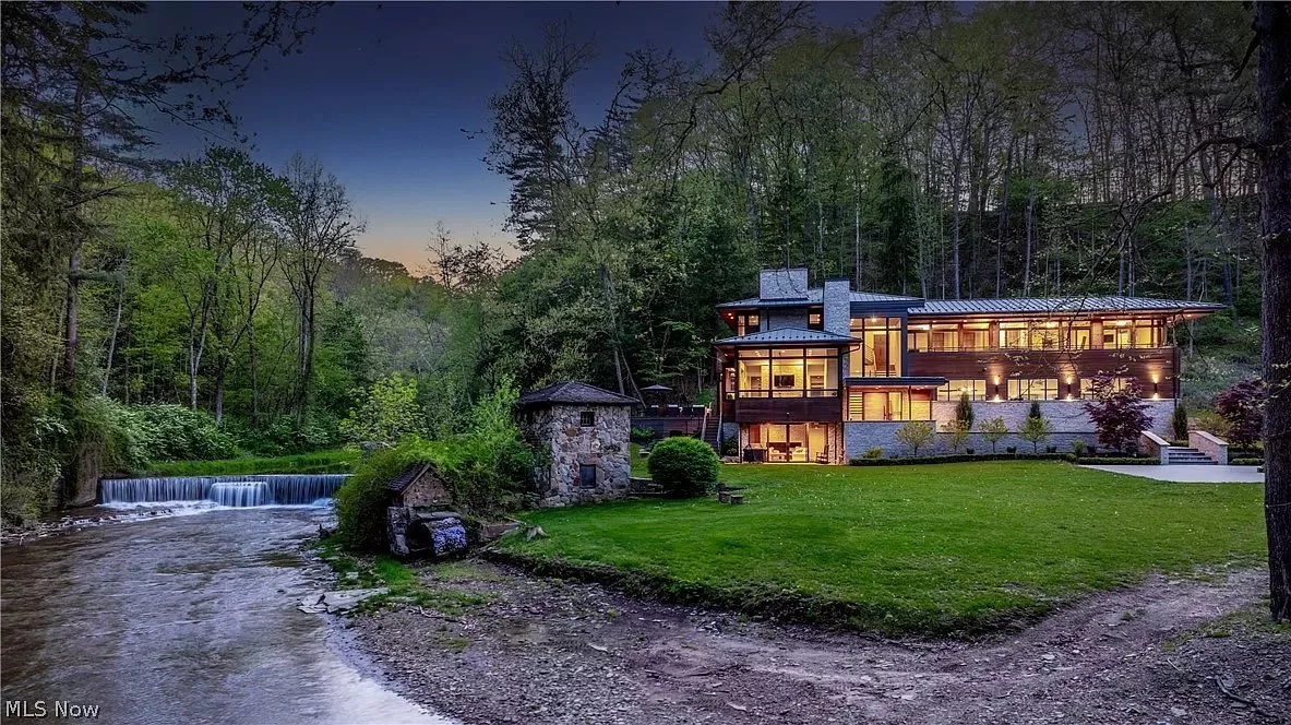 Over 19 Acres in Akron, OH - $4,299,000