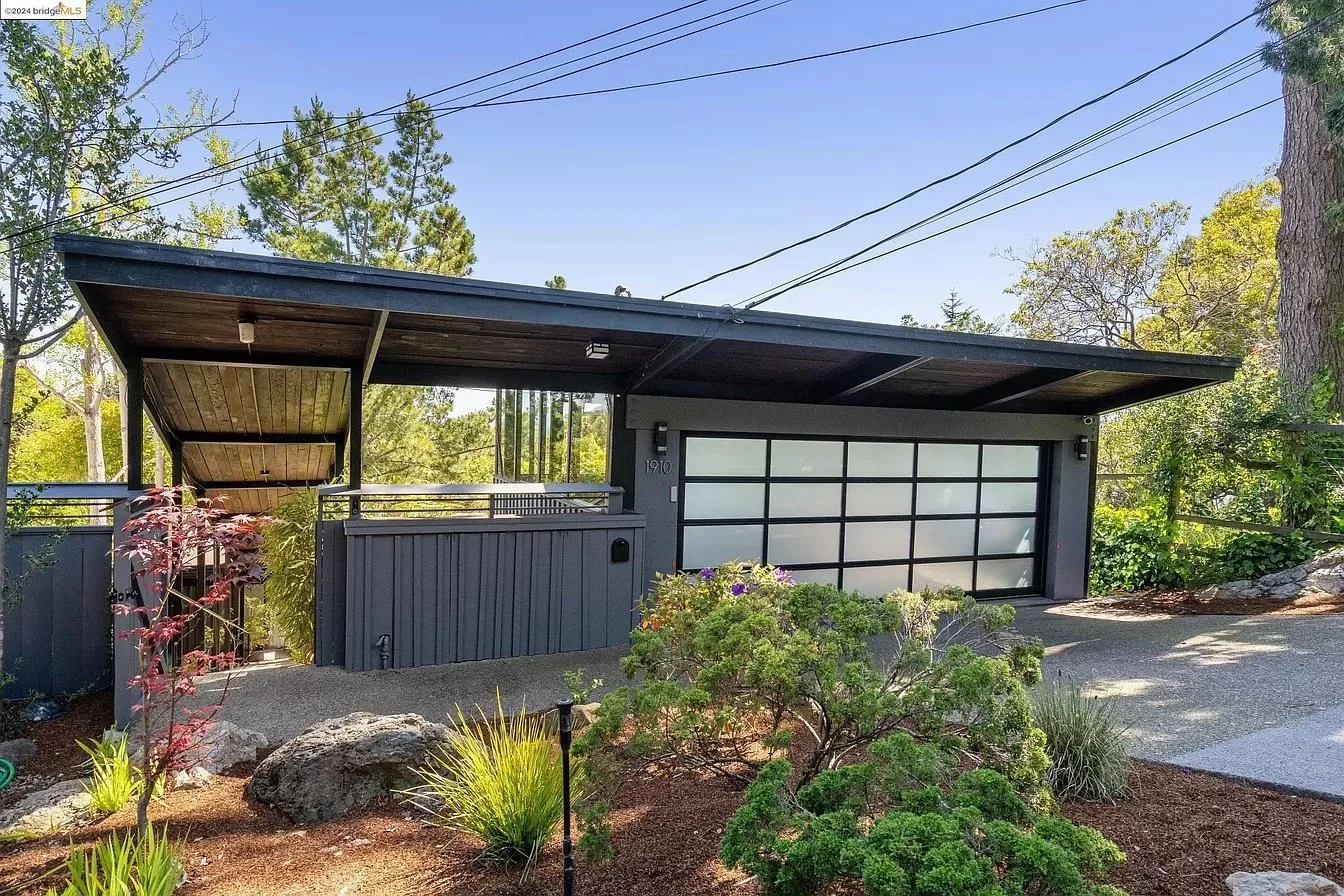 A Carlton Arthur Steiner Design - $2,195,000