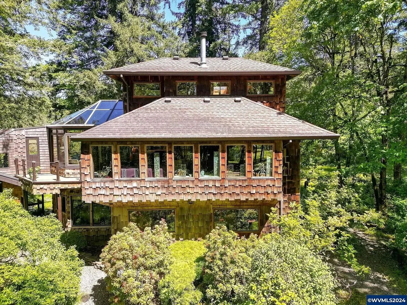 Over 10 Acres in Scio, OR - $799,900