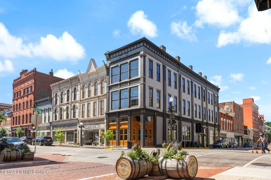 The Mason &amp; Hoge Building - $3,125,000