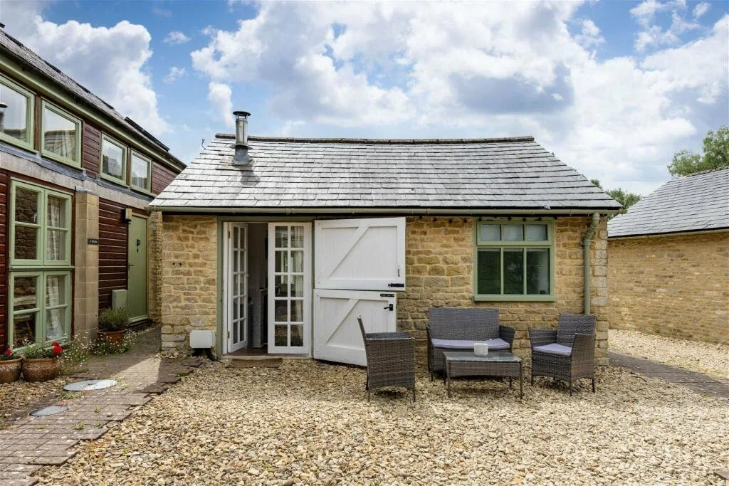 A Charming Little Getaway in England - £175,000