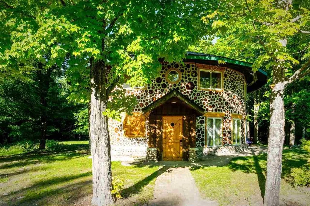 14 Acres in Cheboygan - MI - $469,000