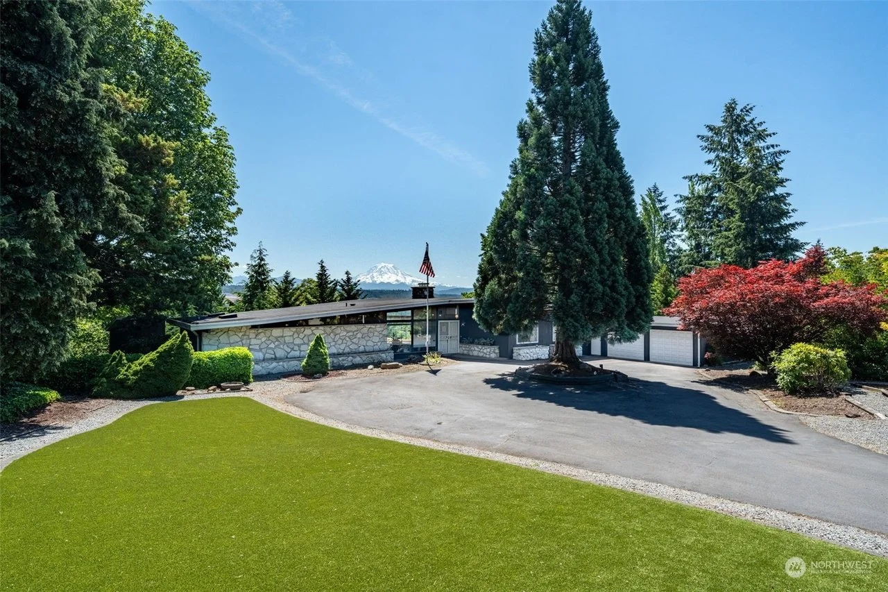 A Jaw Dropping View in Puyallup, WA - $799,000