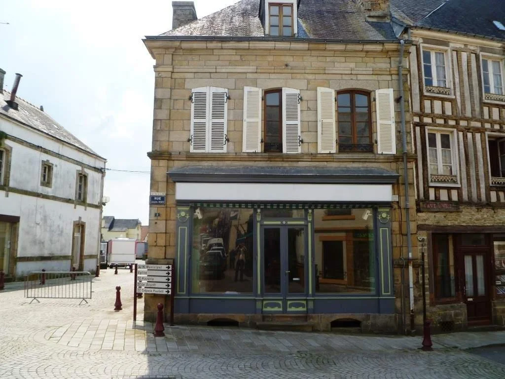 Mixed Use in France - €116,210