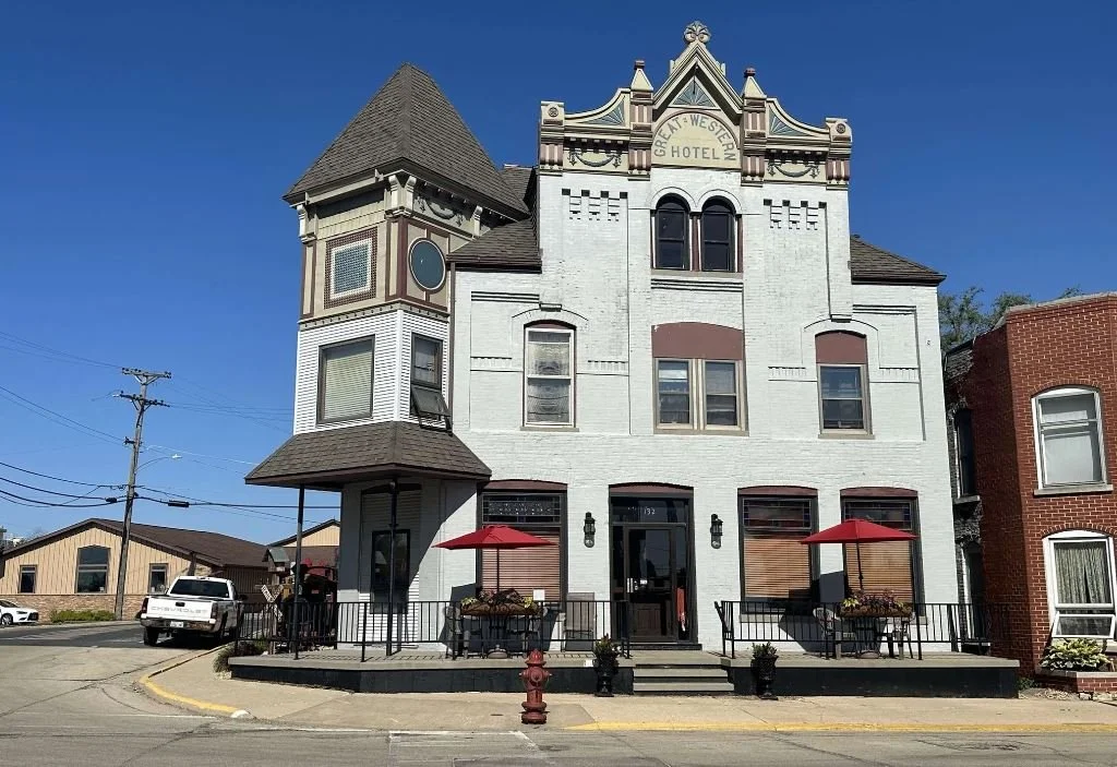 12 Apartments in Stockton, IL - $445,000