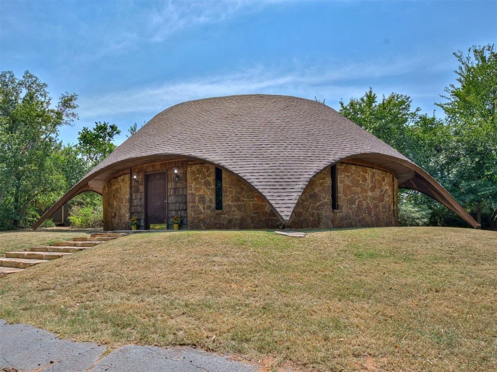 A 1970's Victor Schuelein Design in Edmond, OK - $640,000