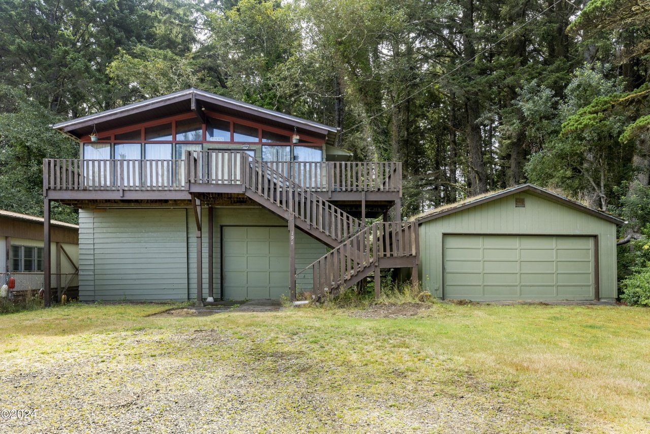 Vintage Vibes in Depoe Bay, OR - $350,000