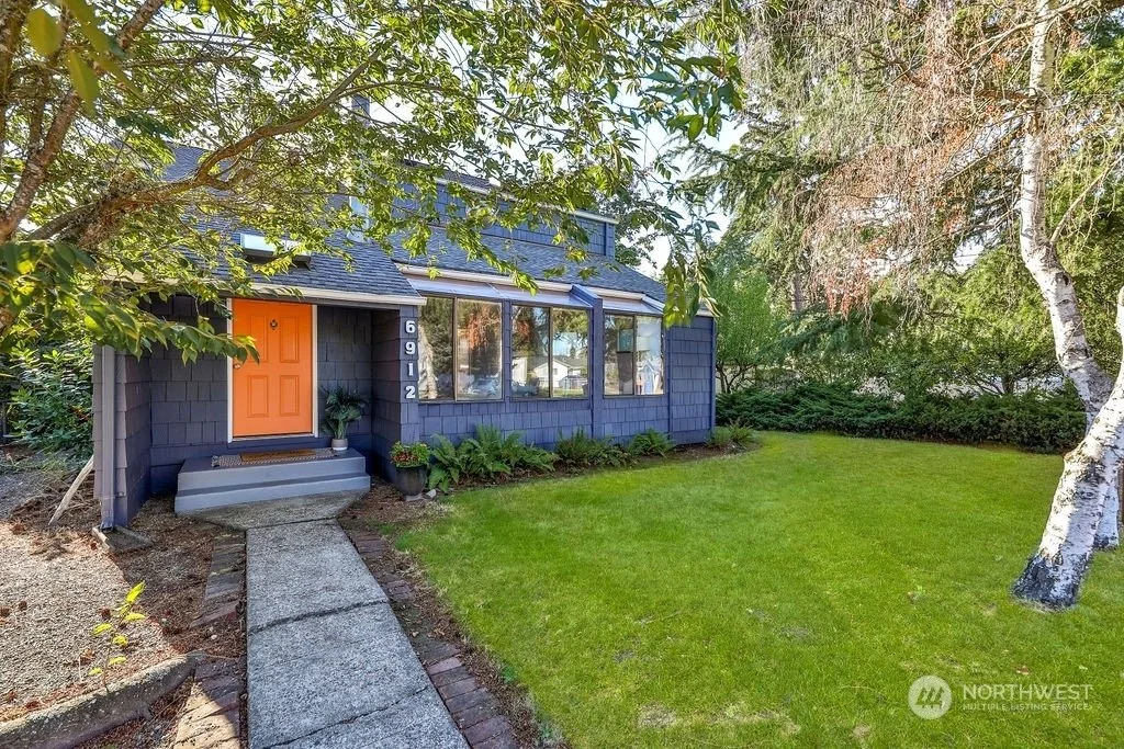 Curves in Tacoma - $499,995