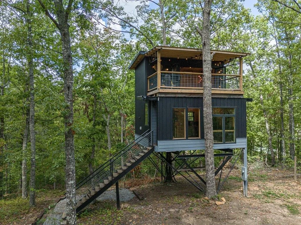 A Treehouse in Murphy, NC - $269,900
