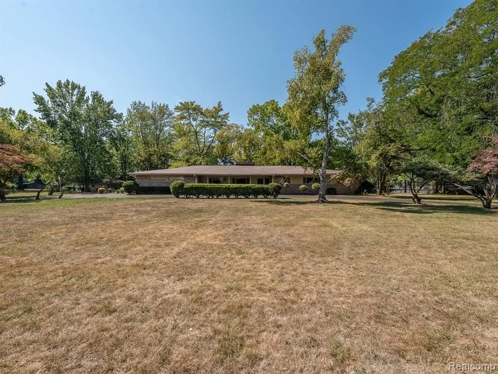 1,65 Acres in Tecumseh, MI - $385,000