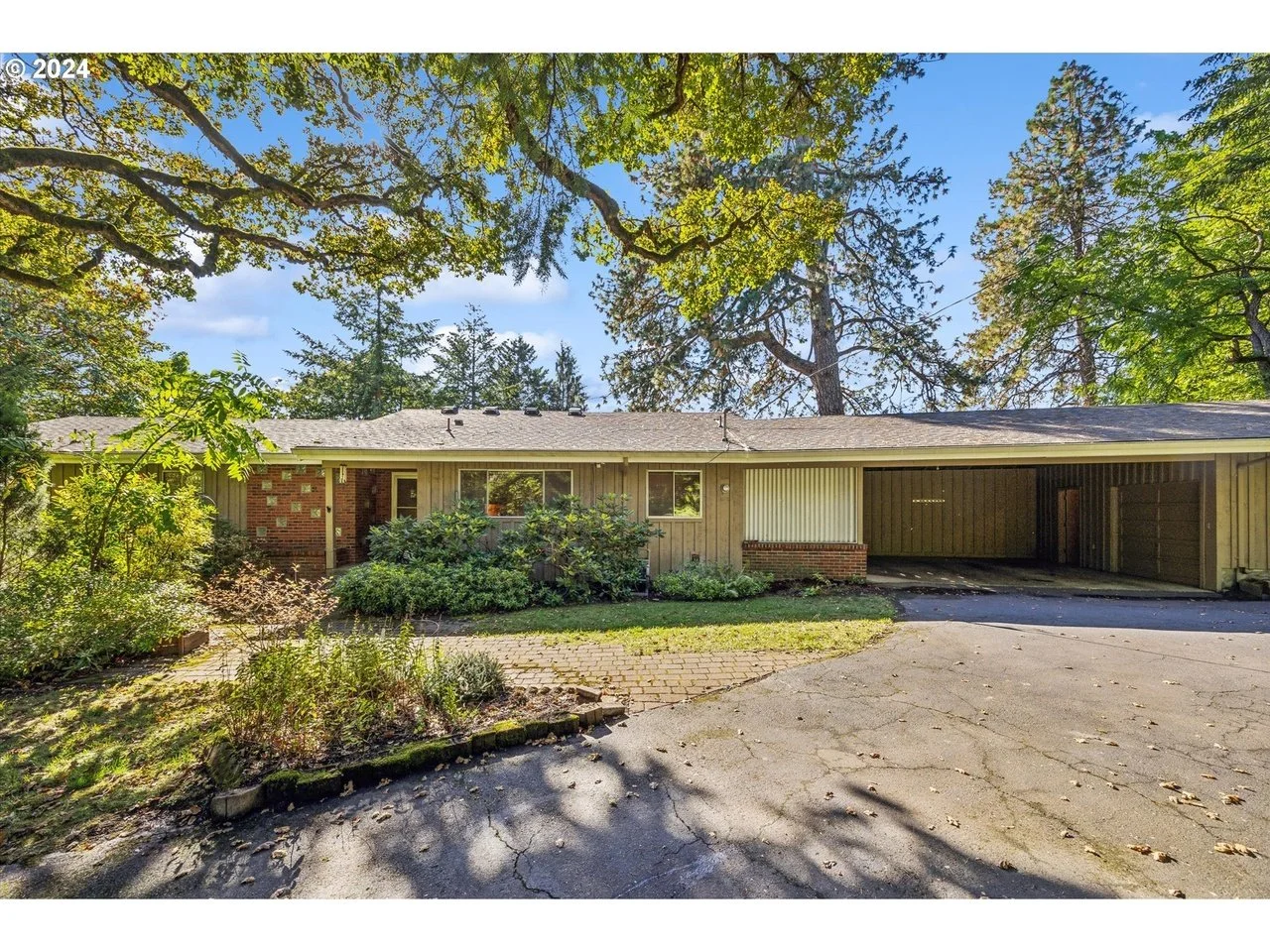 1st Time on the Market in 30 Years - $895,000