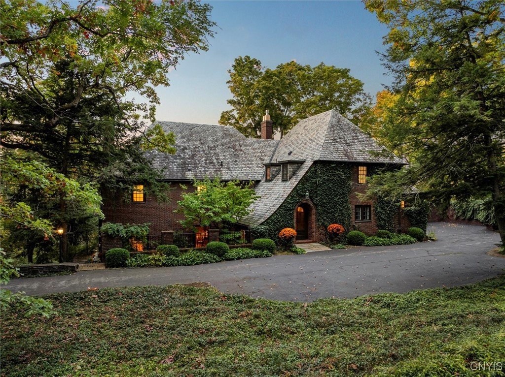 A Mansion Built by Paul Martyn Lincoln in 1929 - $1,950,000