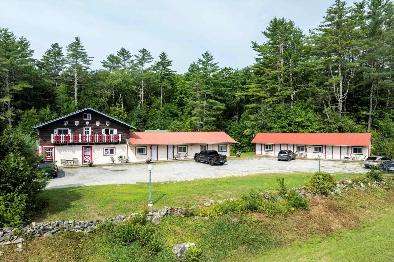 A Motel in Londonderry, VT - $899,000