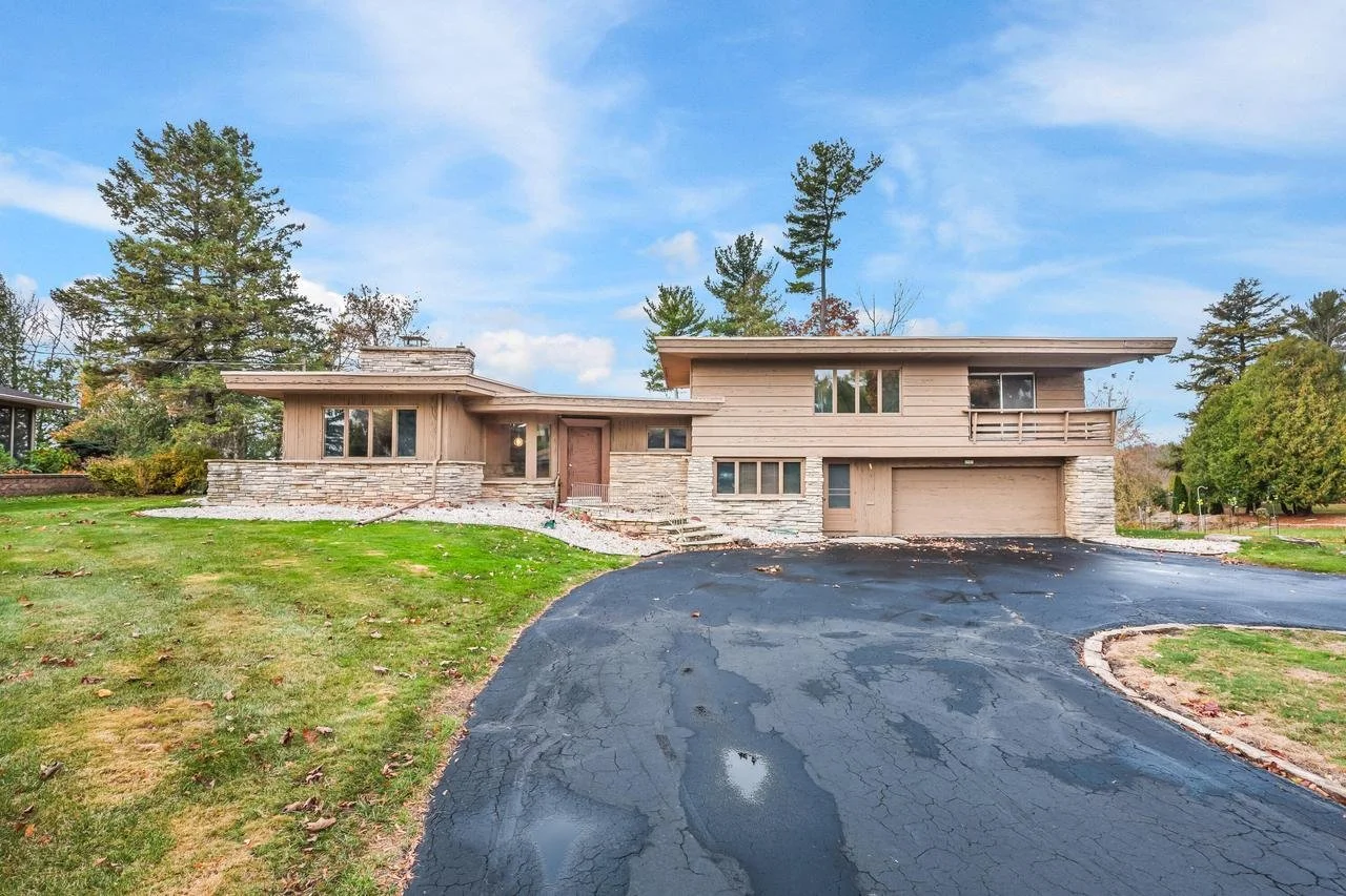 A John Bloodgood Schuster Home in Manitowoc, WI - $419,900
