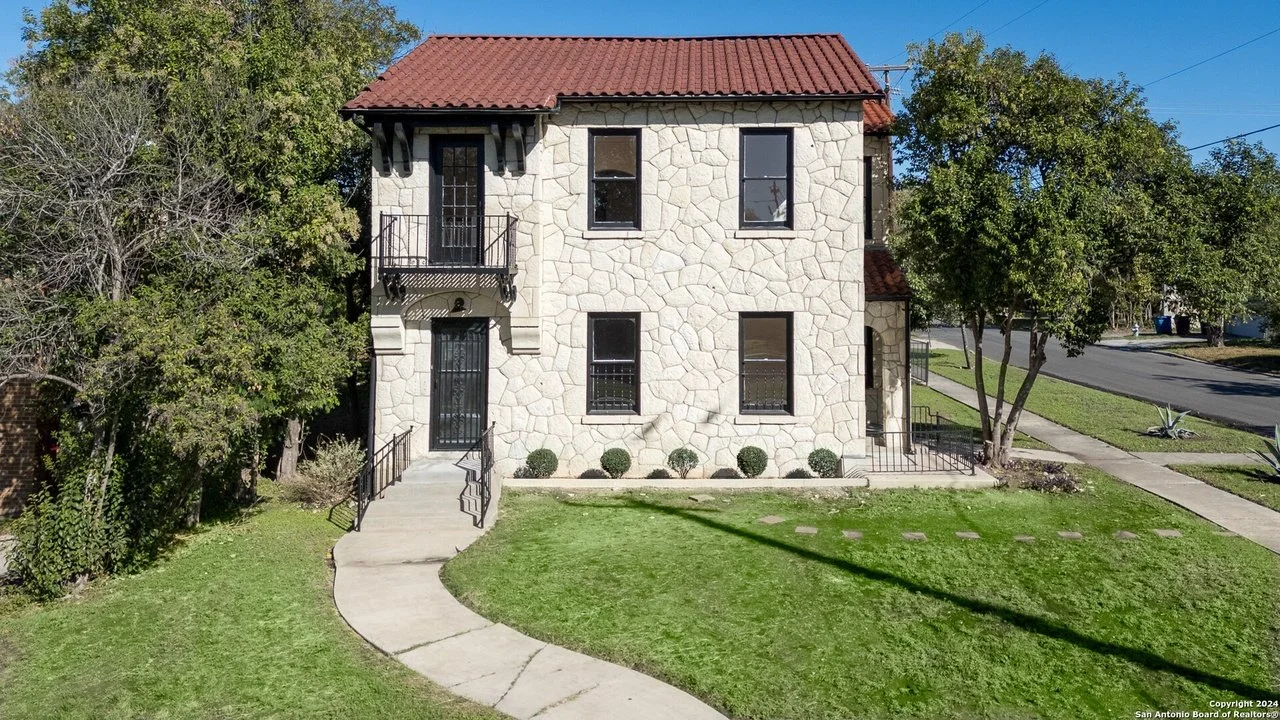 A Duplex in San Antonio, TX - $550,000