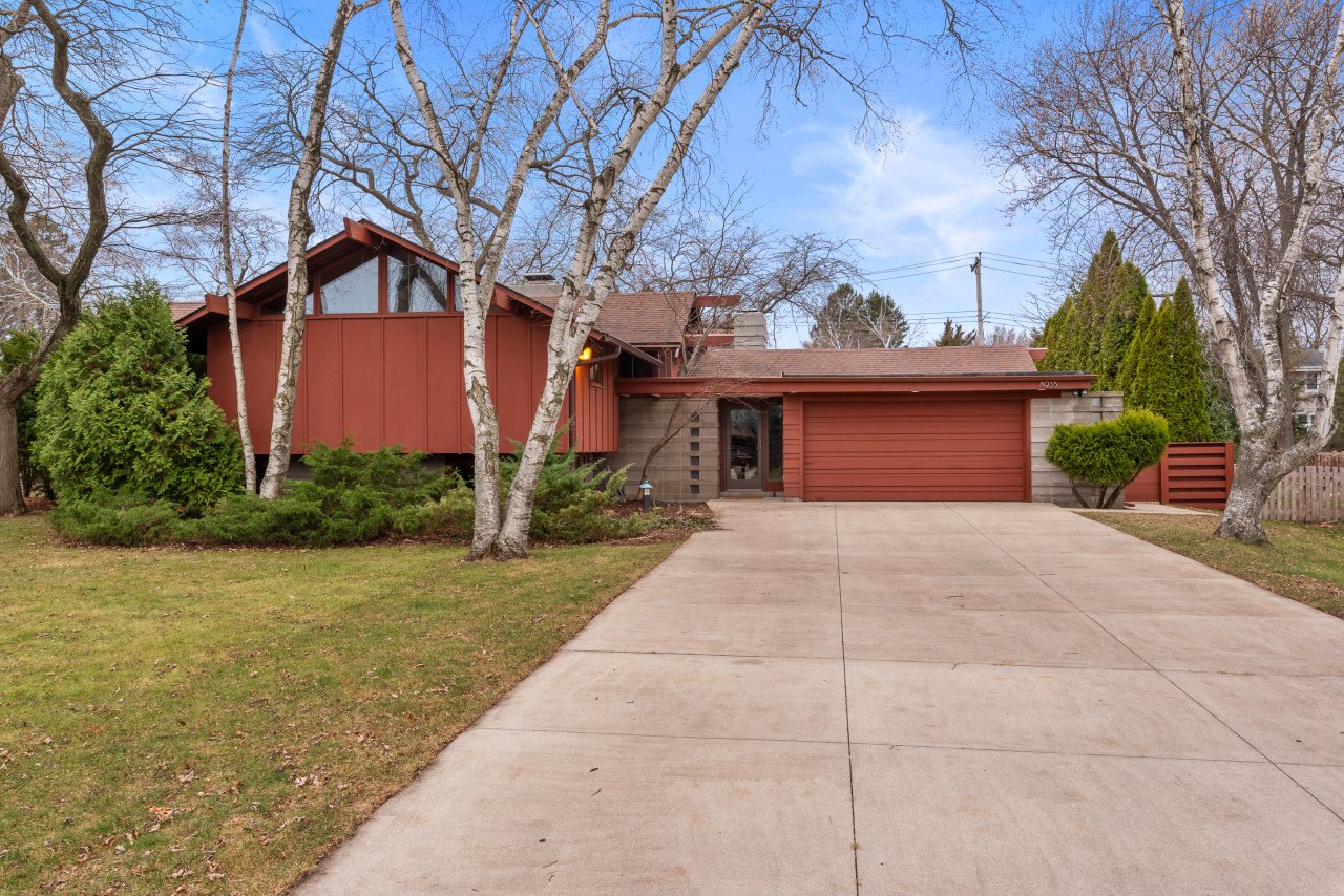 A John Randal McDonald Design in Bayside, WI - $829,900
