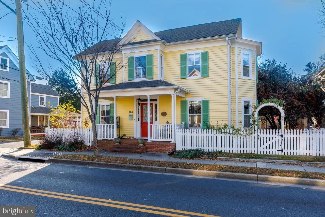 The 1899 Davidson House in Easton, MD - $585,000