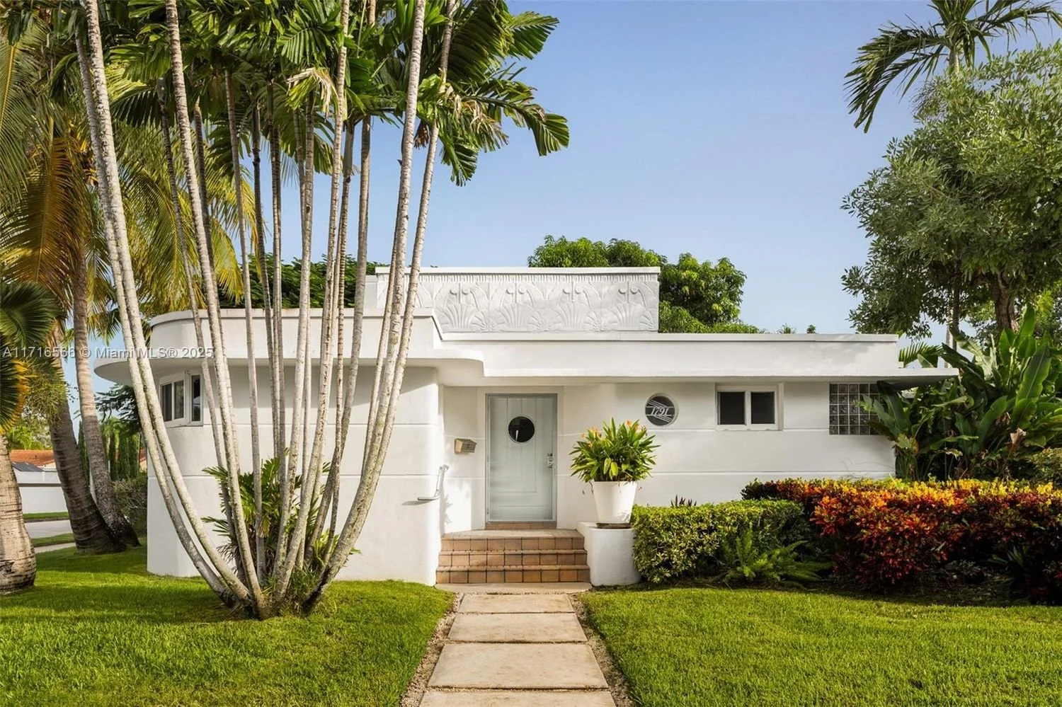 A 1938 Art Deco in Miami - $1,150,000