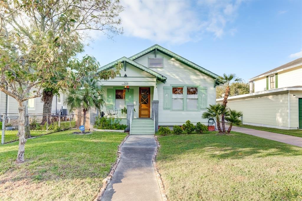 A Charming Home in Galveston, TX - $359,000