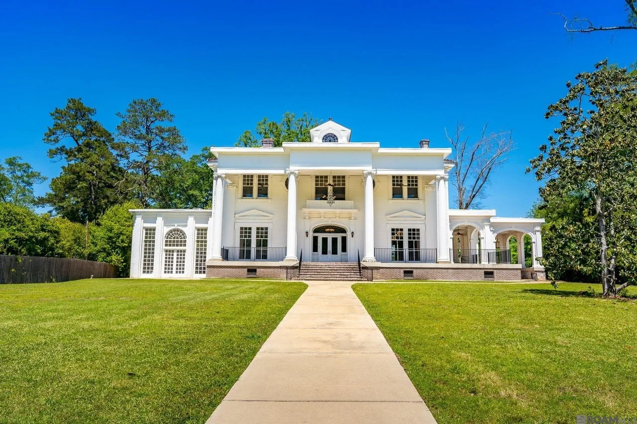 A Grand Home in Brookhaven, MS - $1,095,000