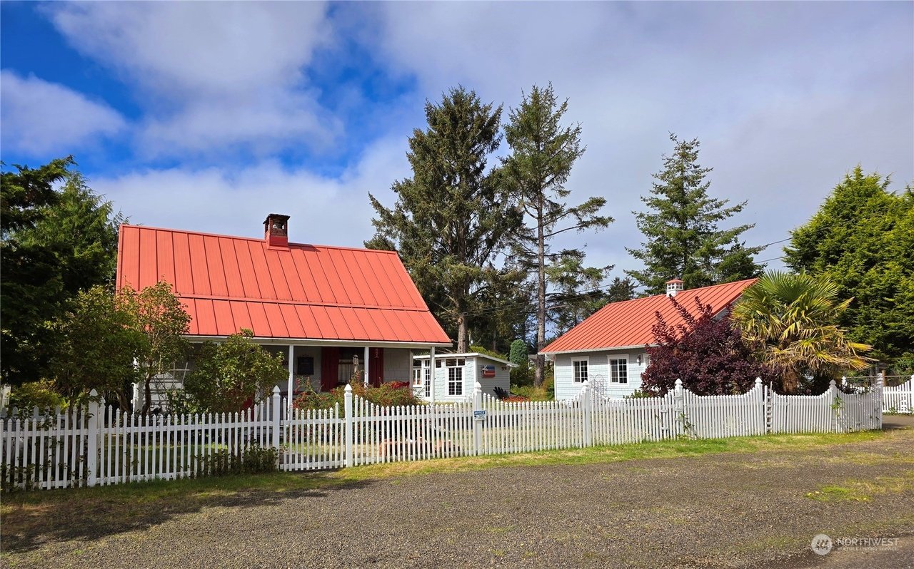 A 1913 Charmer in Westport, WA - $399,900