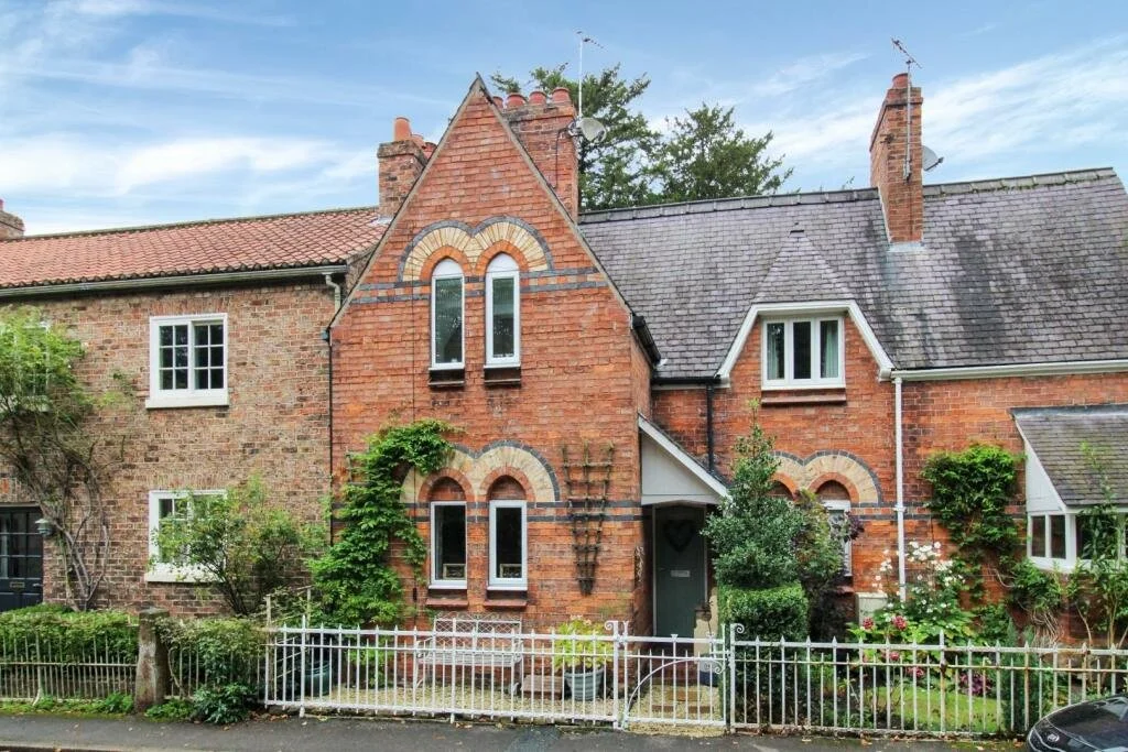 A Lovely Home in England - £220,000