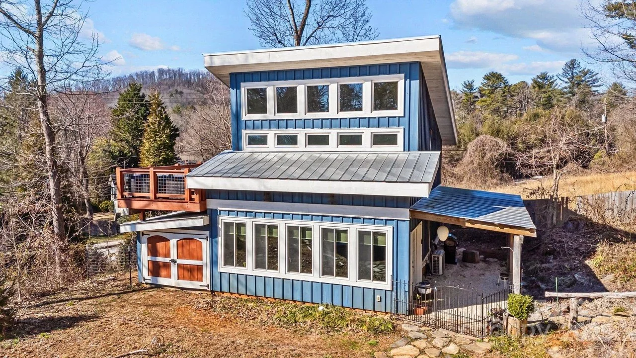 Natural Light in Hendersonville, NC - $375,000