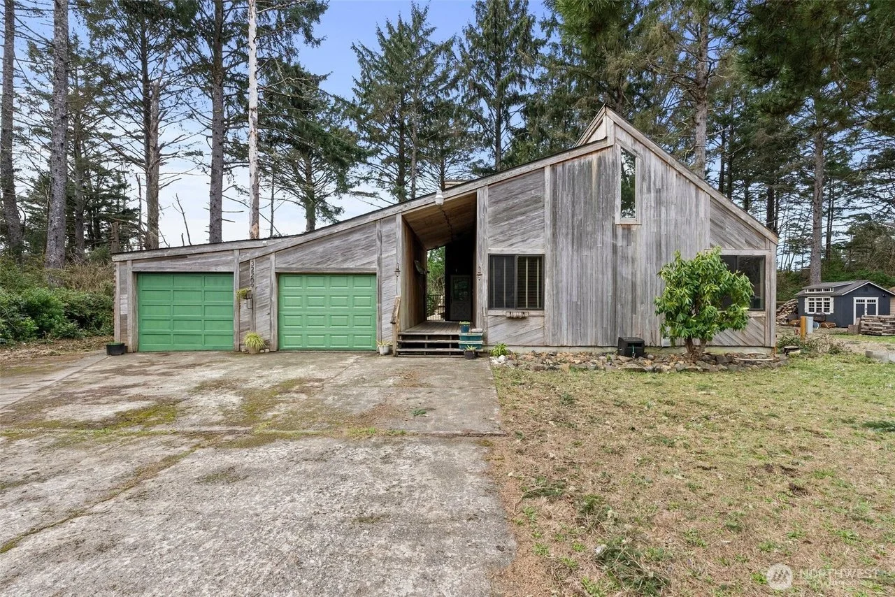 Ocean Park, WA - $299,000